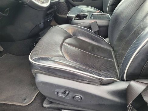 Certified 2019 Chrysler Pacifica Limited w/ Advanced Safetytec Group image 15