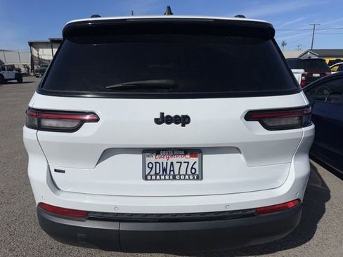 Used 2023 Jeep Grand Cherokee L Laredo image 5