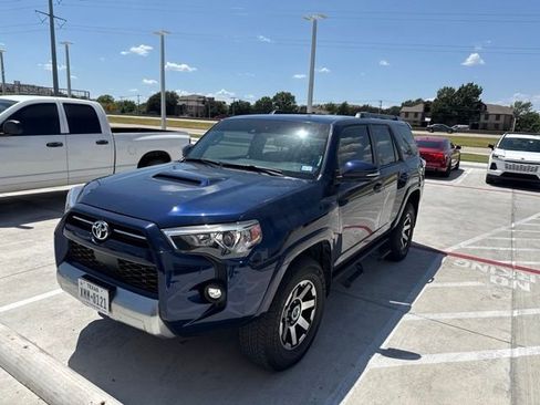Used 2022 Toyota 4Runner TRD Off-Road Premium w/ Moonroof Package AWD/4WD image 3