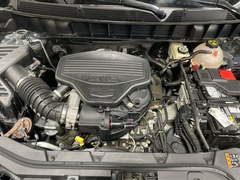 Used 2018 Cadillac XT5 Luxury w/ Driver Awareness Package image 28