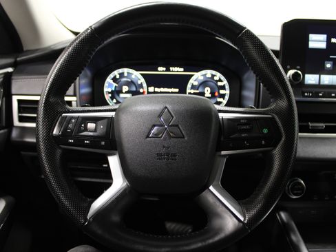 Used 2024 Mitsubishi Outlander SEL image 7