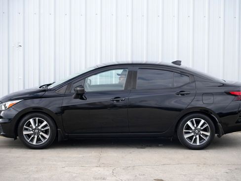Used 2021 Nissan Versa SV image 40
