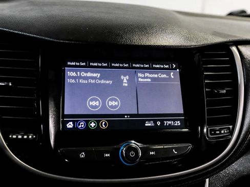 Used 2020 Chevrolet Trax LT w/ LT Convenience Package image 26