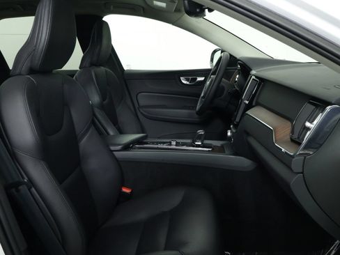 Certified 2023 Volvo XC60 B5 Plus w/ Climate Package FWD image 29