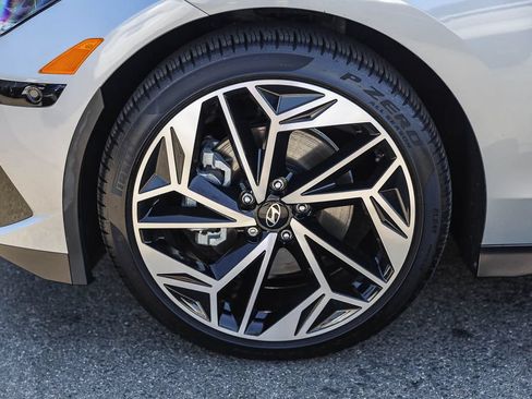 Certified 2024 Hyundai Ioniq 6 Limited RWD image 9