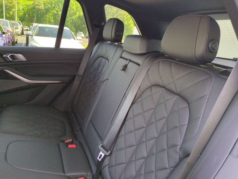 Used 2025 BMW X5 xDrive50e w/ M Sport Package AWD/4WD image 30