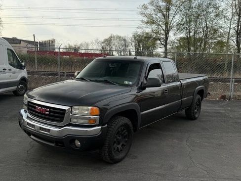 Used 2005 GMC Sierra 1500 SLE w/ Safe And Sound Package image 2