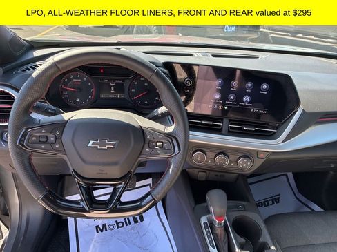 Used 2024 Chevrolet Trax RS w/ Driver Confidence Package FWD image 4