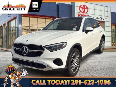 Used 2024 Mercedes-Benz GLC 300 4MATIC image 1