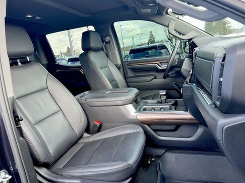 Used 2022 Chevrolet Silverado 1500 LT Trail Boss w/ Convenience Package II image 21