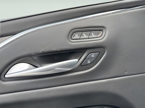 Used 2024 Cadillac Escalade Premium Luxury Platinum image 27