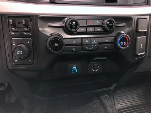 New 2026 Ford F250 XL w/ XL Chrome Package AWD/4WD image 17