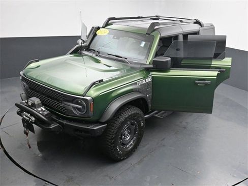 Used 2024 Ford Bronco Everglades image 39