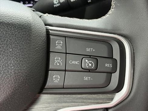 Used 2023 Jeep Wagoneer L Series II AWD/4WD image 22