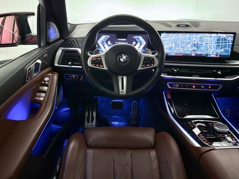 Used 2023 BMW X7 M60i w/ Climate Comfort Package image 31