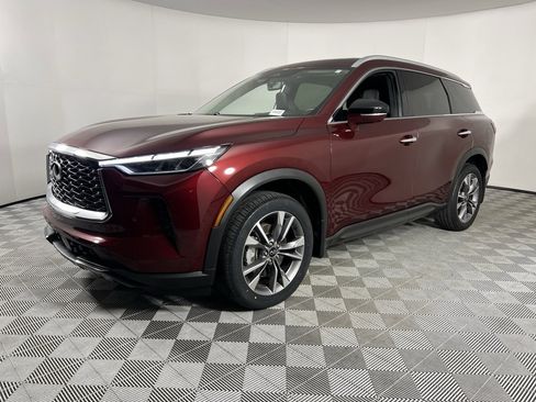 Used 2024 INFINITI QX60 Luxe image 3