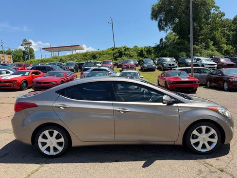 Used 2012 Hyundai Elantra Limited w/ Technology Pkg 5 FWD image 4
