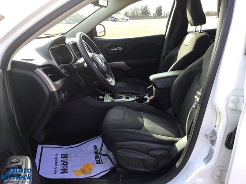 Used 2017 Jeep Cherokee Sport w/ Safety Group image 28