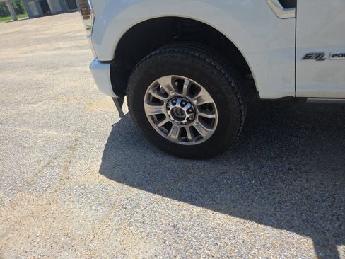 Used 2021 Ford F350 Limited AWD/4WD image 15