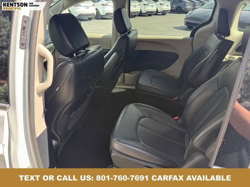 Used 2024 Chrysler Pacifica Limited FWD image 31