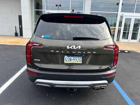 Certified 2022 Kia Telluride EX w/ EX Premium Package AWD/4WD image 5