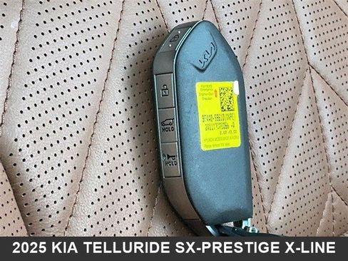 Certified 2025 Kia Telluride SX Prestige X-Line image 33