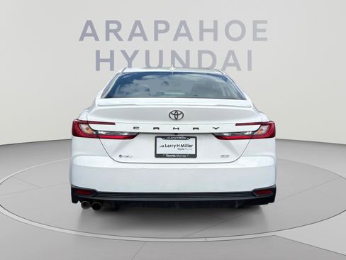 Used 2025 Toyota Camry SE FWD image 4