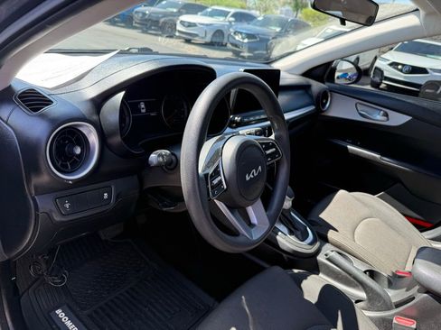 Used 2023 Kia Forte LX image 9
