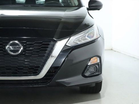 Certified 2022 Nissan Altima 2.5 Platinum image 9