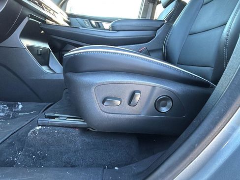 Used 2025 Buick Enclave Preferred image 22