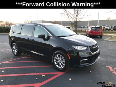 New 2026 Chrysler Pacifica Limited w/ Trailer Tow Group