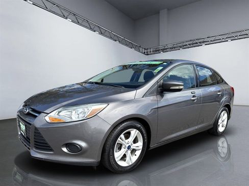 Used 2014 Ford Focus SE FWD image 10