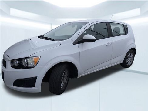 Used 2012 Chevrolet Sonic LS image 2