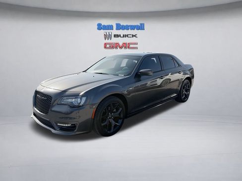 Used 2023 Chrysler 300 Touring L w/ Popular Equipment Group RWD image 6