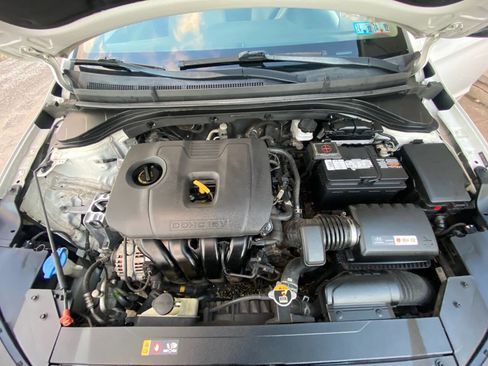 Used 2019 Hyundai Elantra SEL image 16