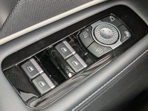 Used 2024 Lincoln Nautilus Reserve w/ Equipment Group 202A image 23