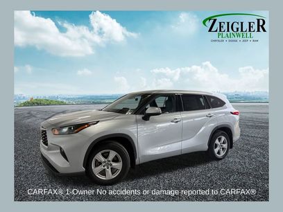Used 2022 Toyota Highlander LE
