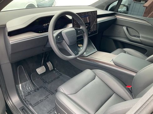 Used 2023 Tesla Model X AWD/4WD image 6