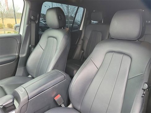 Used 2020 Mercedes-Benz GLB 250 4MATIC image 17