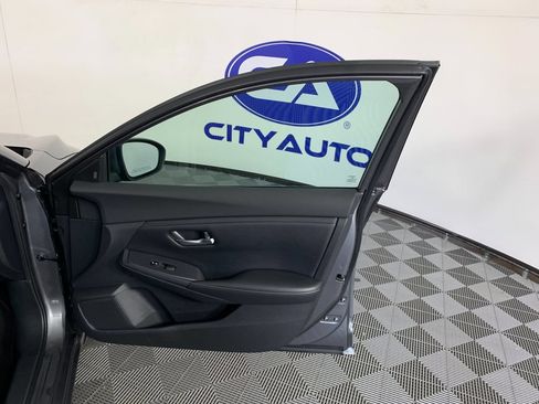 Used 2020 Nissan Sentra SV FWD image 37