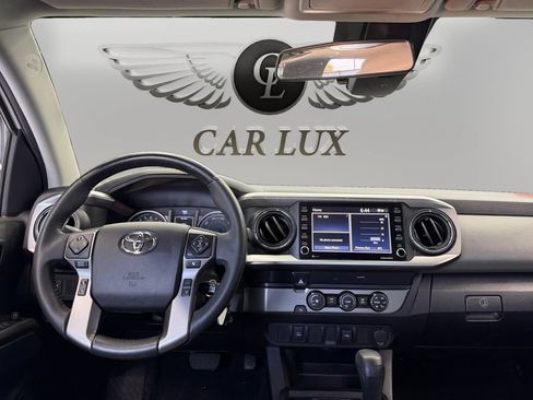 Used 2022 Toyota Tacoma SR5 w/ SR5 Appearance Package (SM) RWD image 10