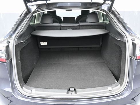 Used 2023 Tesla Model Y Long Range image 14