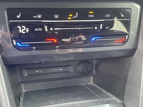 Used 2024 Volkswagen Tiguan SE AWD/4WD image 16