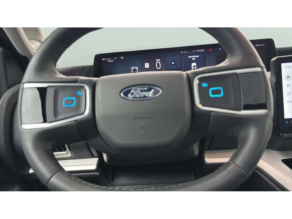 Used 2025 Ford Expedition Active AWD/4WD image 17