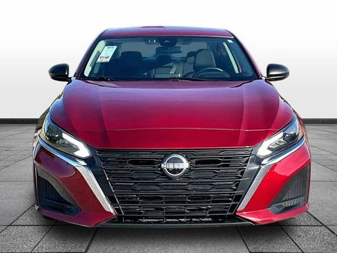 Used 2025 Nissan Altima 2.5 SV FWD image 3