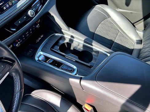 Used 2023 Buick Enclave Avenir w/ Avenir Technology Package AWD/4WD image 18