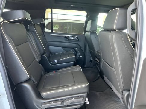 New 2026 Chevrolet Suburban Premier w/ Sun And Tow Package RWD image 17