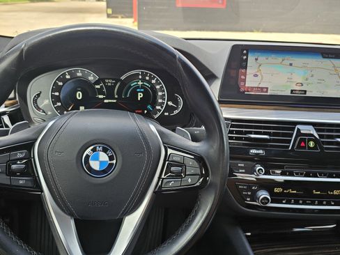 Used 2018 BMW 530e w/ Premium Package 2 image 47