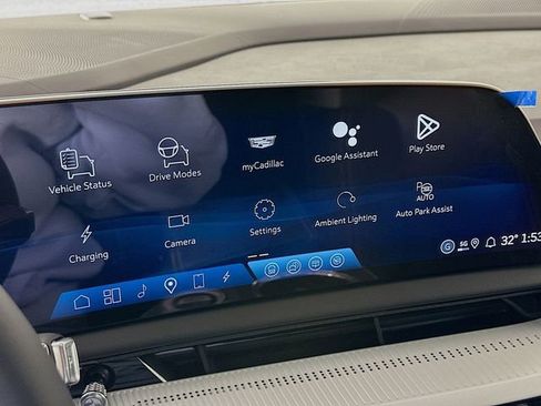 New 2026 Cadillac Optiq Luxury 1 image 8