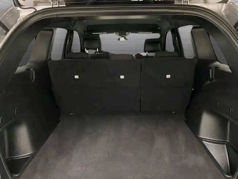 Used 2021 Jeep Grand Cherokee Laredo RWD image 11